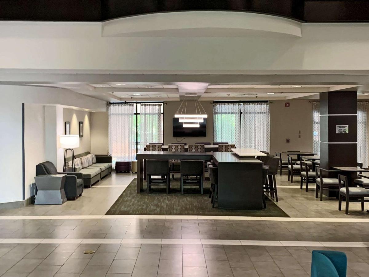 Comfort Inn & Suites Columbus North Экстерьер фото